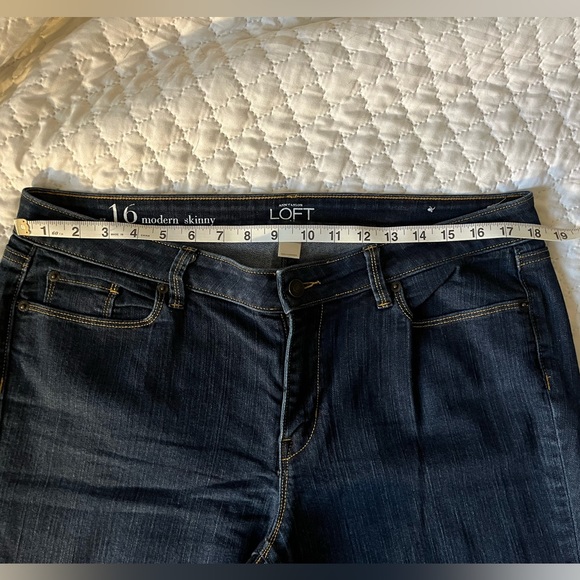 LOFT Modern Skinny denim - Picture 3 of 9